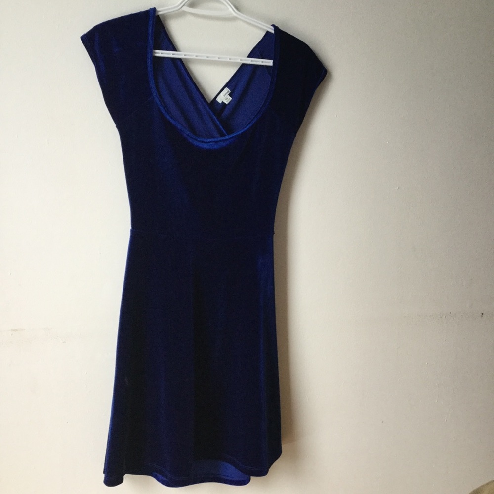 Nice blue velvet dress - Picture 2 of 3
